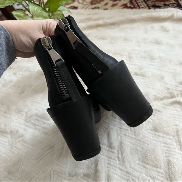 John Fluevog prepare Axe Black Leather Slit Open-Toe Platform Sandals size 9 - Picture 8 of 14